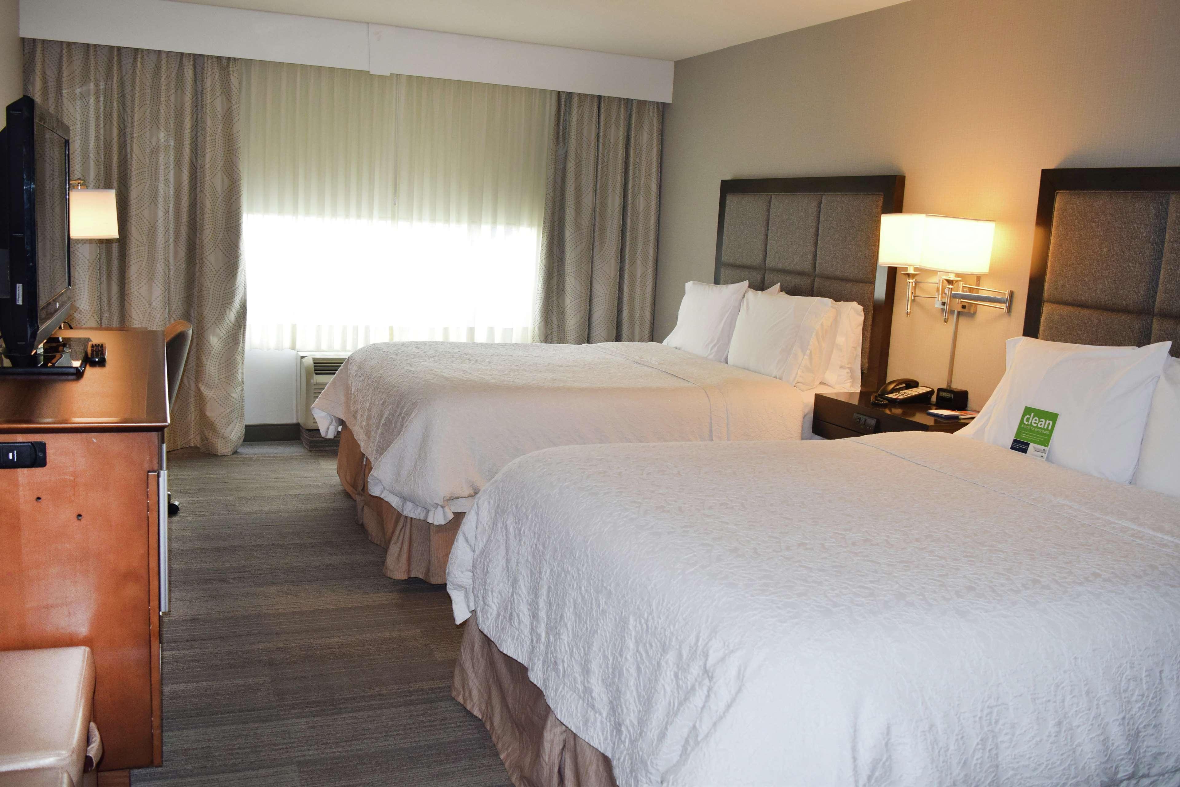 Hampton & By Hilton Nw 3*