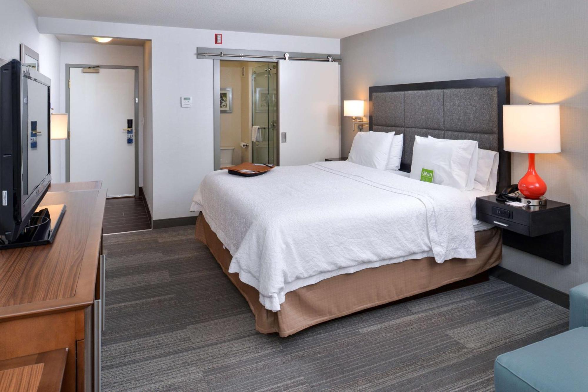 Hampton & By Hilton Nw Hotel 3*