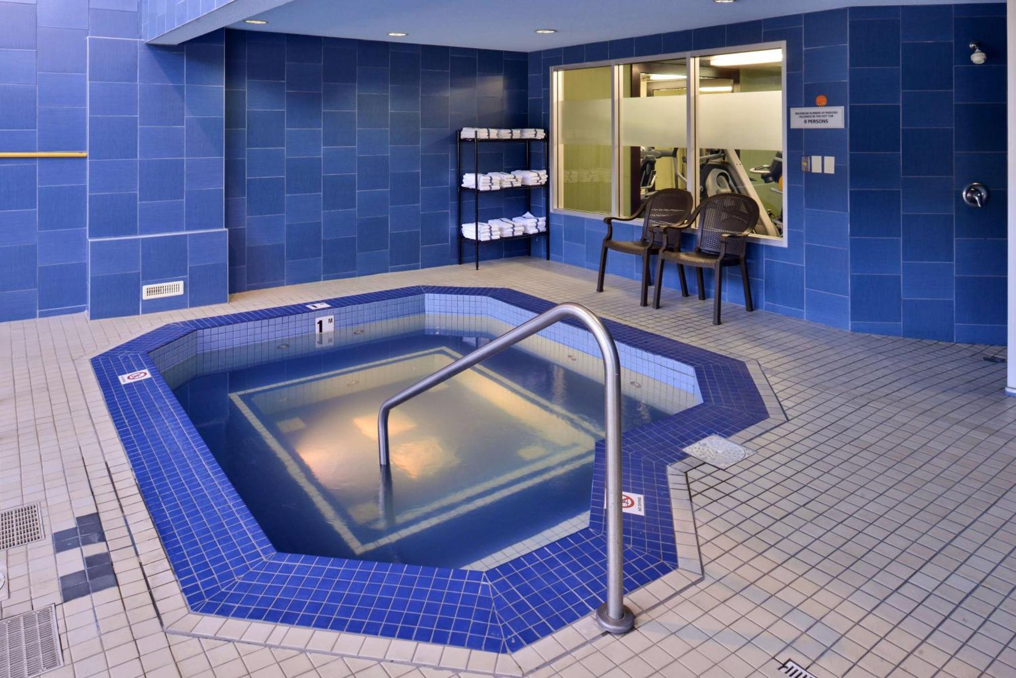 Hampton & By Hilton Nw Hotel