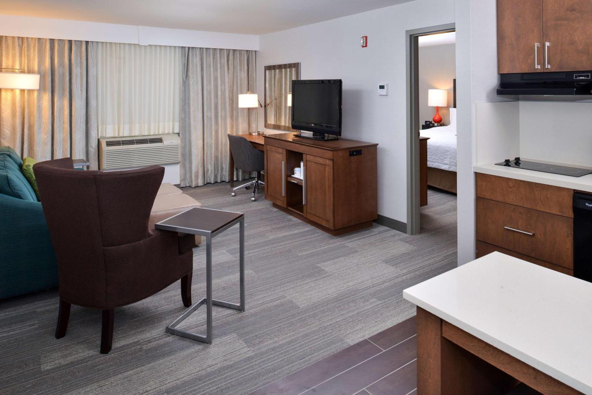 Hotel Hampton & By Hilton Nw 3*