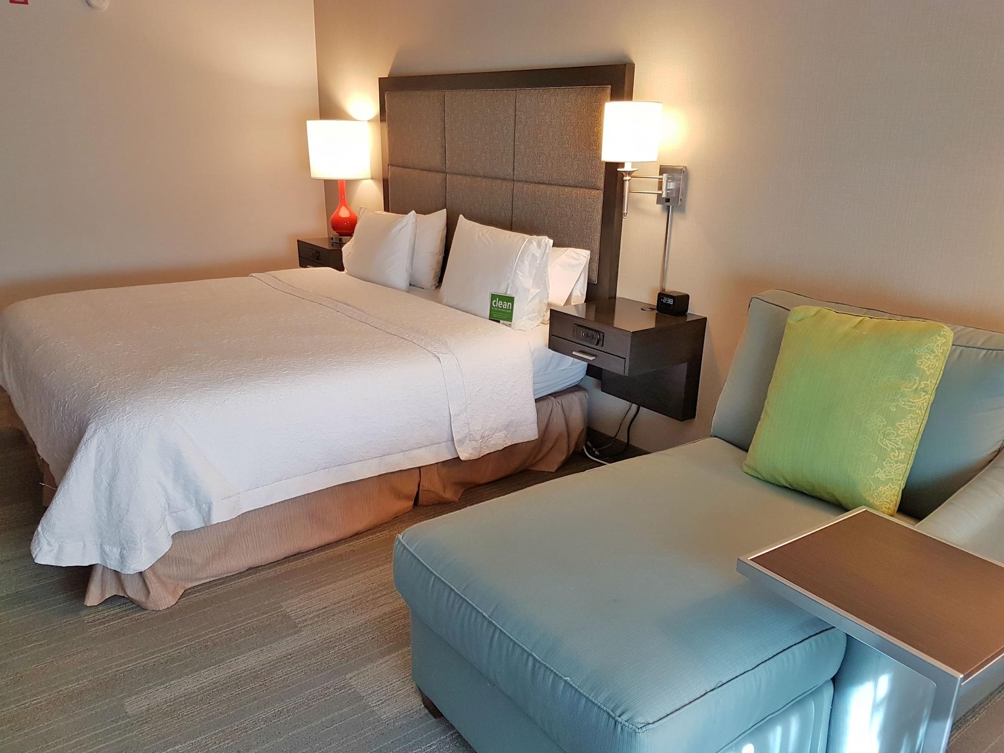 Hampton & By Hilton Nw 3*
