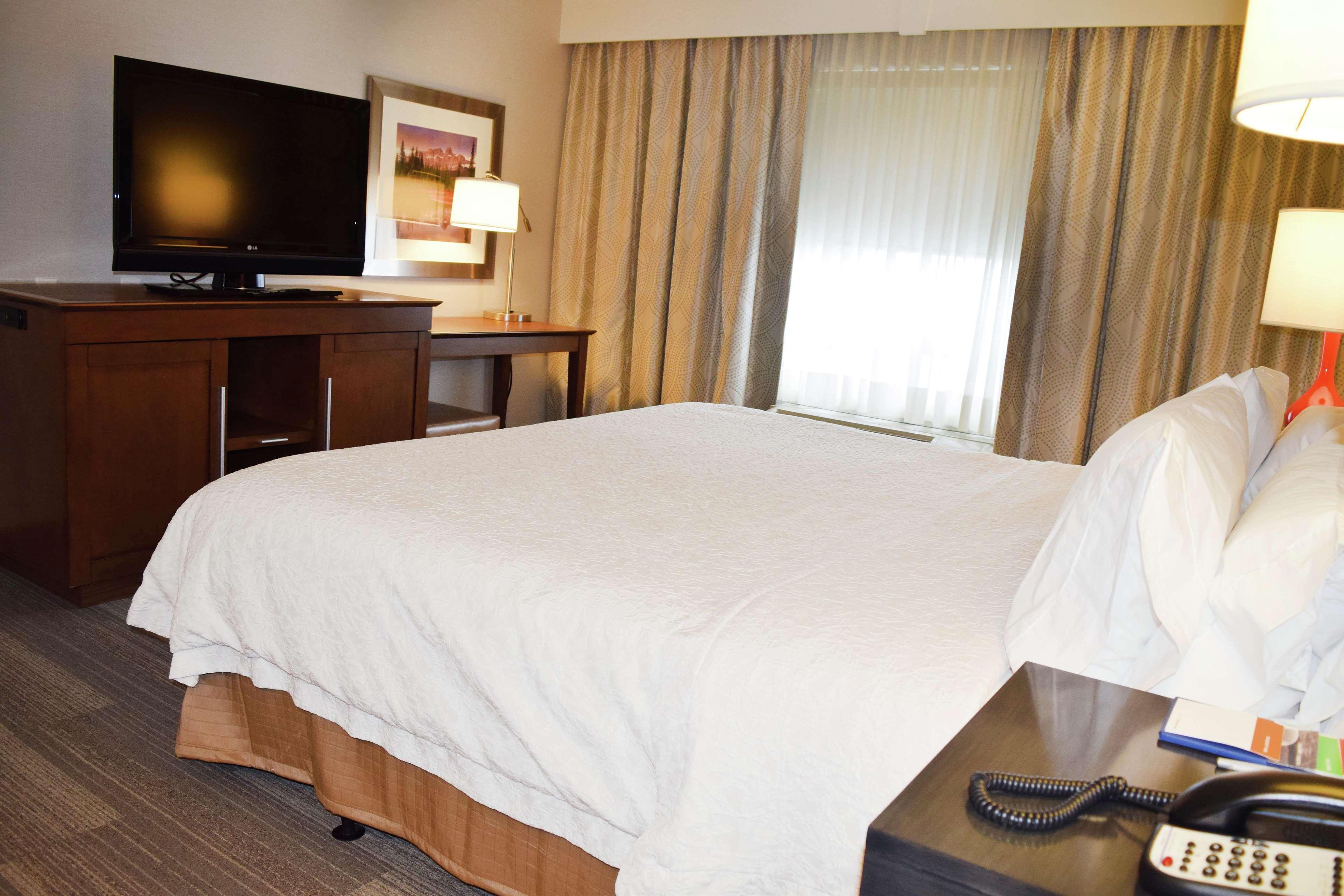 Hampton & By Hilton Nw 3*