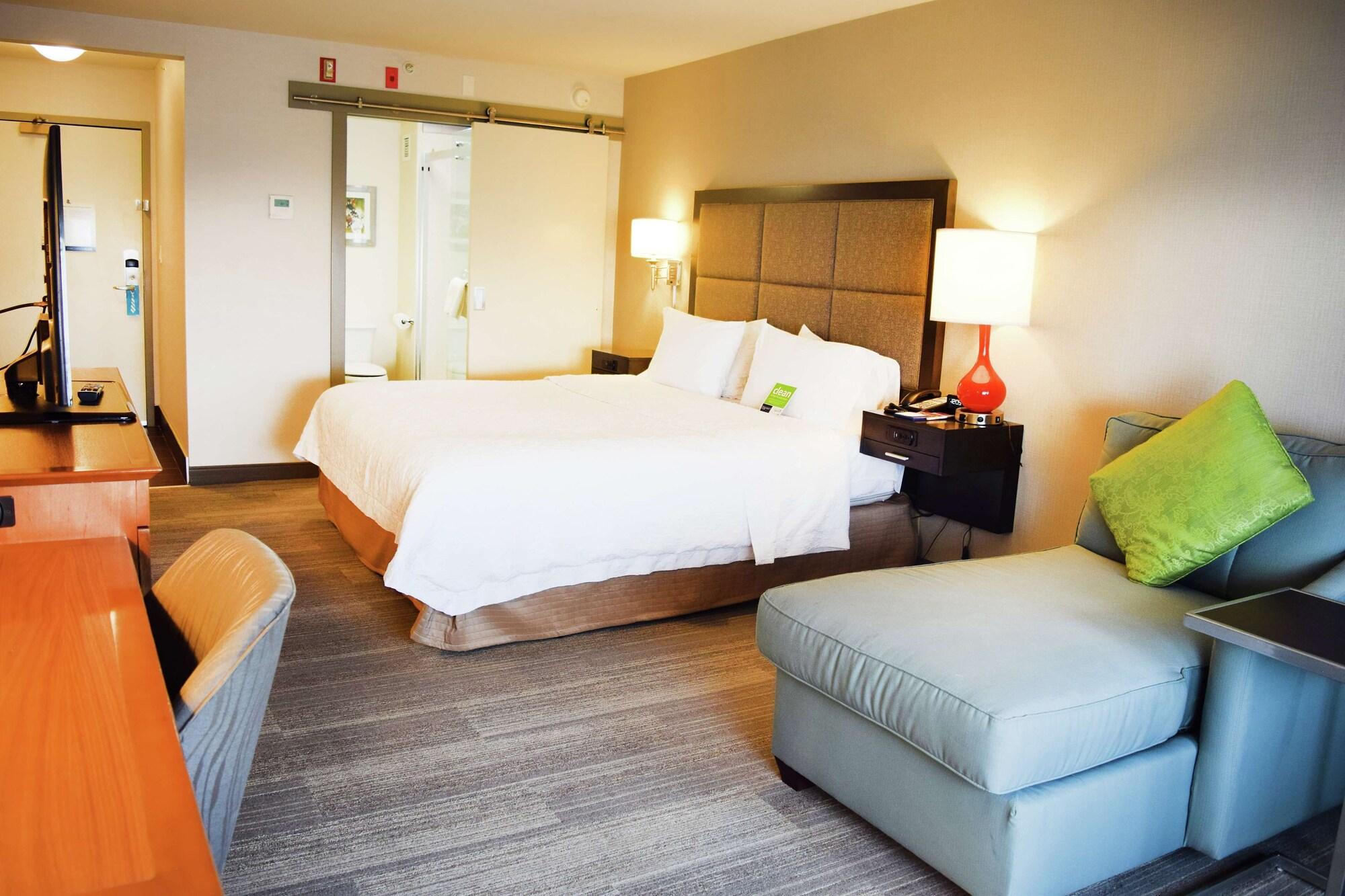 Hampton & By Hilton Nw Calgary