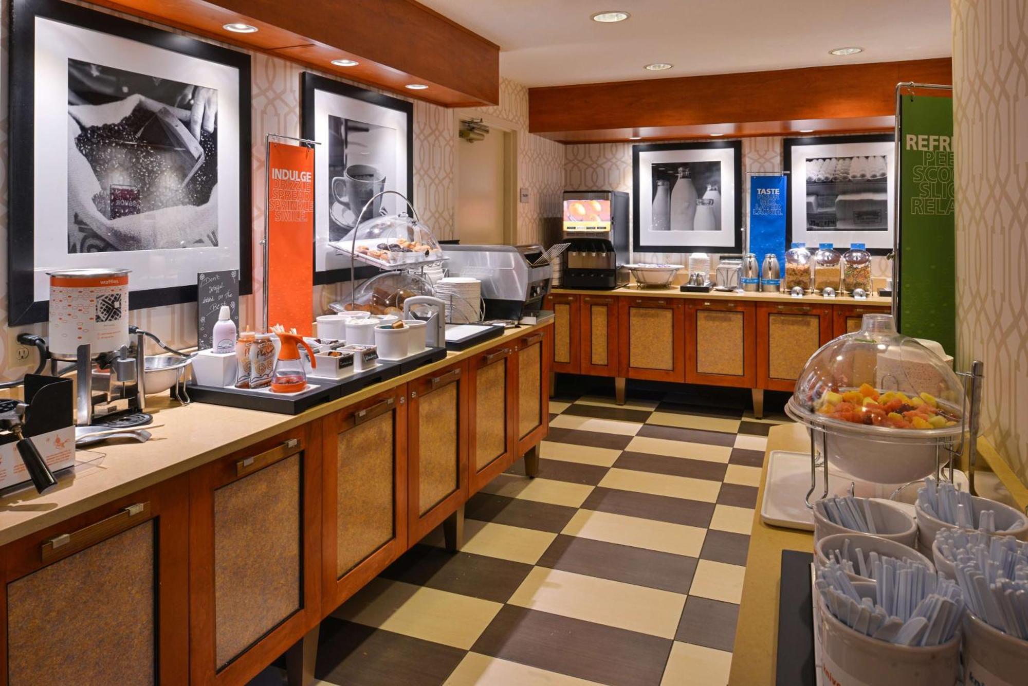 Hampton & By Hilton Nw 3*